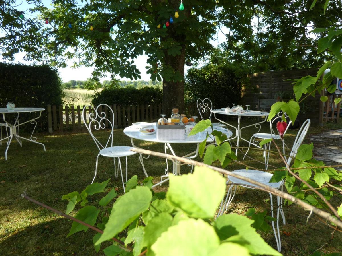 Chambres D'Hotes La Vigneronne Senouillac エクステリア 写真
