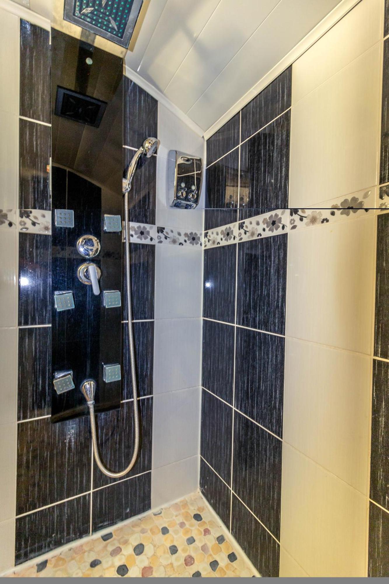 Chambres D'Hotes La Vigneronne Senouillac エクステリア 写真