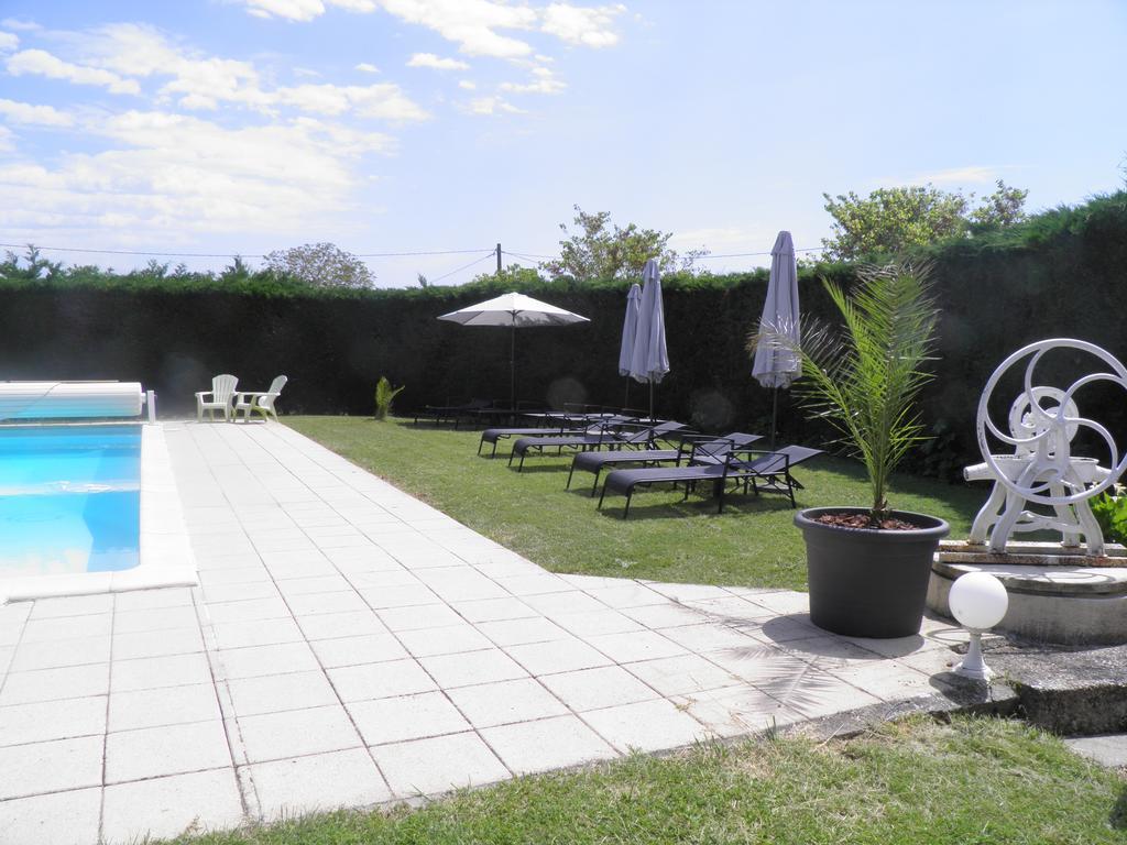 Chambres D'Hotes La Vigneronne Senouillac エクステリア 写真