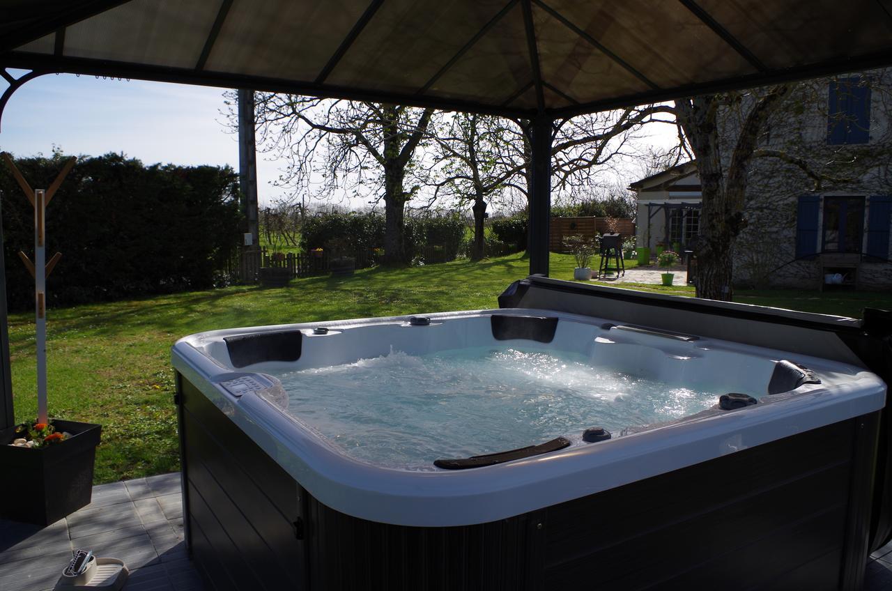 Chambres D'Hotes La Vigneronne Senouillac エクステリア 写真